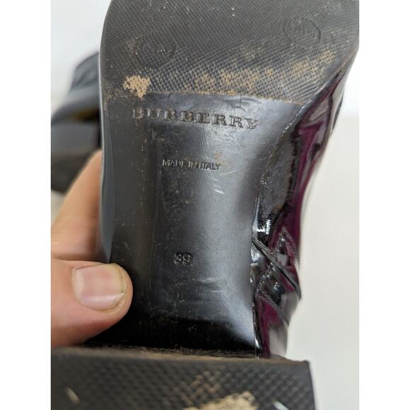 Burberry Chettle Black Patent Leather Link Detail Ankle Bootie Shoe Size Eur 39 - Picture 9 of 9